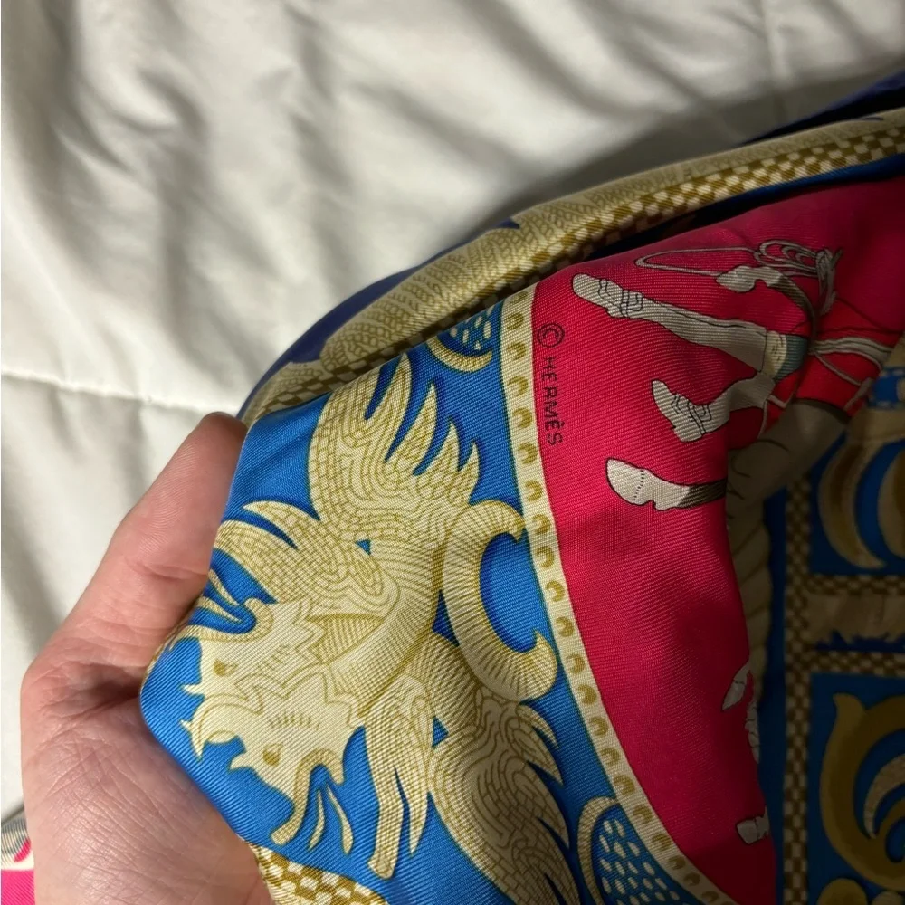 Hermes Carre 90 La Presentation 100% Silk Scarf